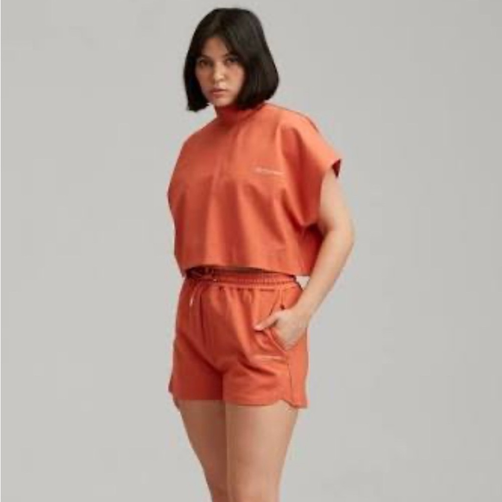 The fifth label orange block top